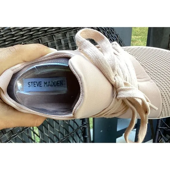 Steve Madden Lancer Sneakers Athleisure Comfy Shoe in Blush (Nude) Sz 8.5