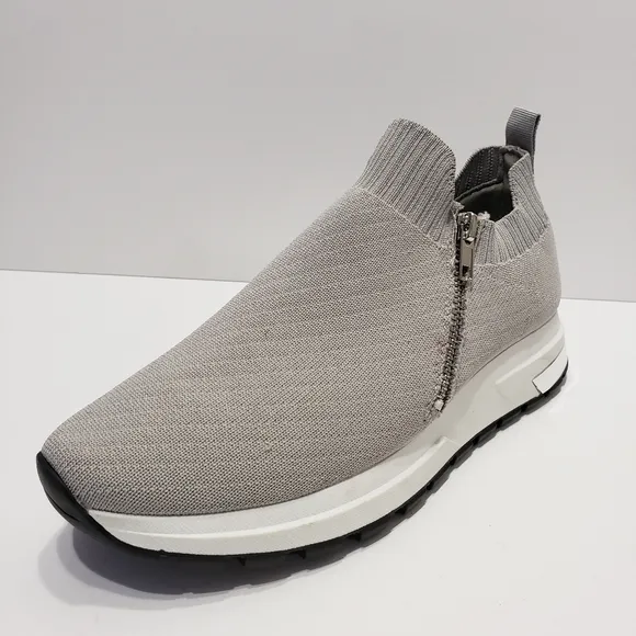 Steve Madden Omaha Grey White Sneaker Shoes with Zipper New