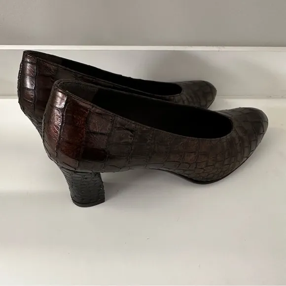Stuart Weitzman Croc Embossed Brown Heels Shoes Women’s Size 7.5