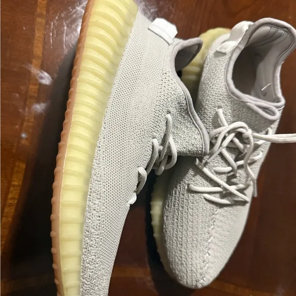 Stylish adidas Yeezy Boost 350 V2