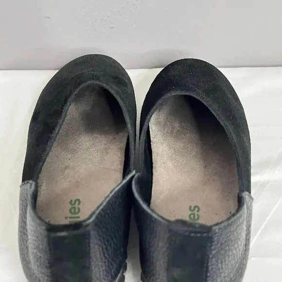 Suggies Casual Slip-On Shoes Womens 7W Black Italian Leather Cushioned Arch Supp