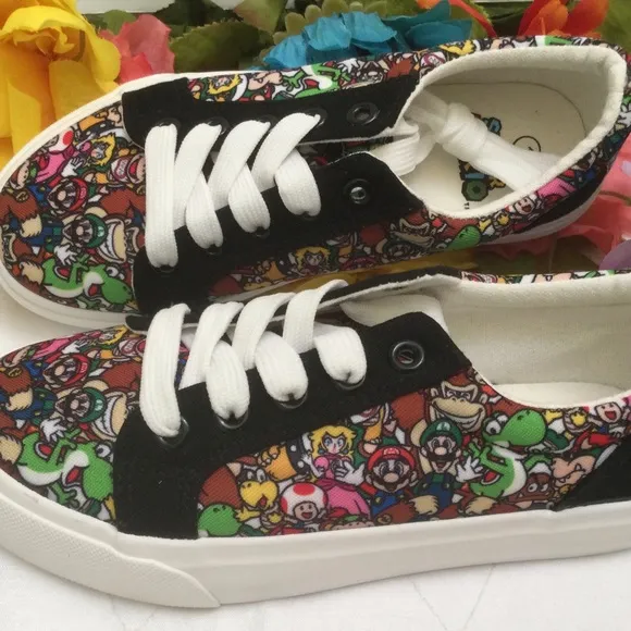 Super Mario kids sneakers. Size 1. New