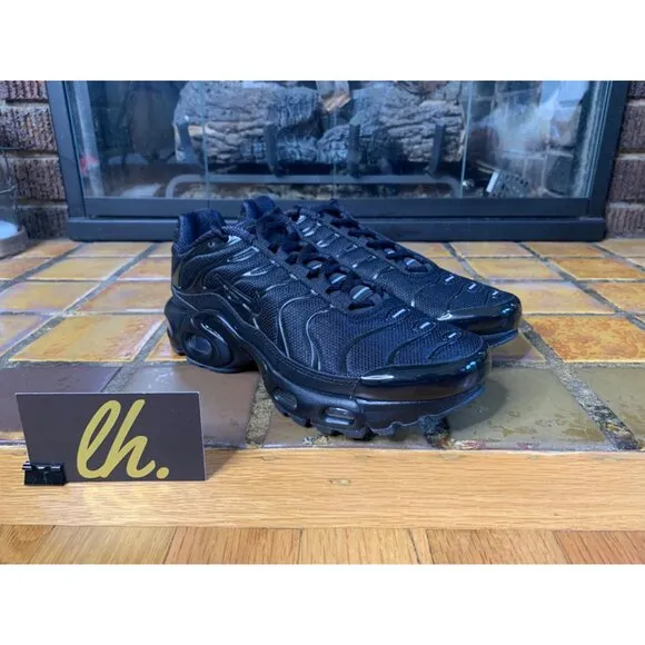 Sz 4.5y/6w Nike Air Max Plus GS “Triple Black” Athletic Running Shoes CD0609-001