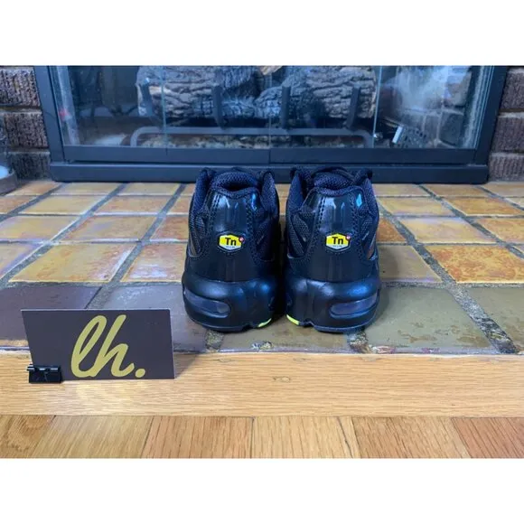 Sz 4.5y/6w Nike Air Max Plus GS “Triple Black” Athletic Running Shoes CD0609-001