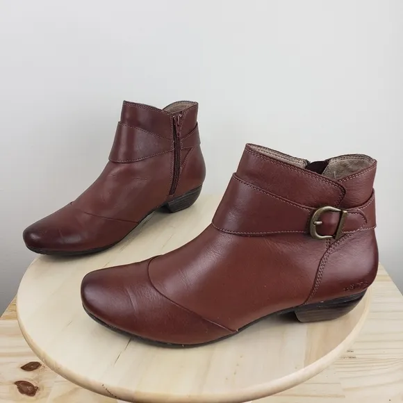 Taos Addition Ankle Boots Size 9 Brown Leather Booties Burnished Toe Heel Casual