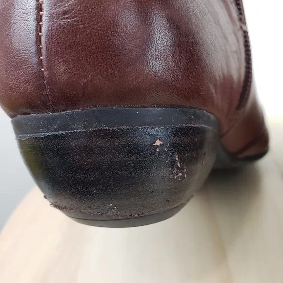 Taos Addition Ankle Boots Size 9 Brown Leather Booties Burnished Toe Heel Casual