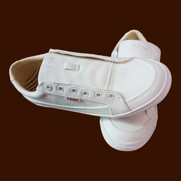 Taos moc star canvas sneakers size 9.5