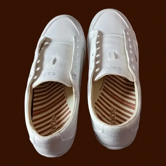 Taos moc star canvas sneakers size 9.5