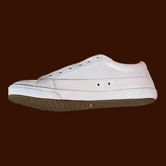 Taos moc star canvas sneakers size 9.5