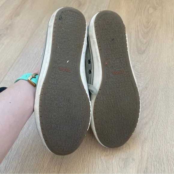 Taos Moc Star Size 7.5 Distressed Sage Canvas Sneakers
