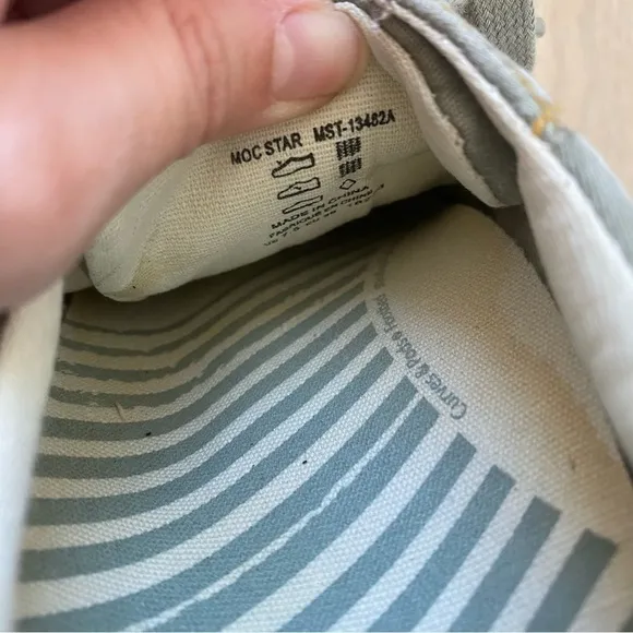 Taos Moc Star Size 7.5 Distressed Sage Canvas Sneakers