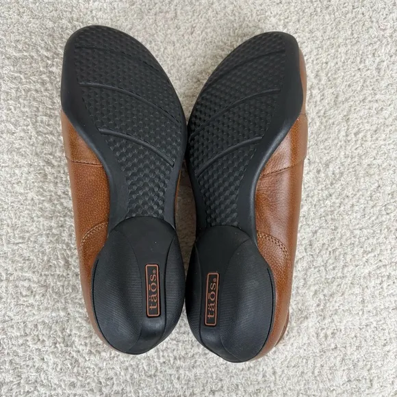 Taos Shoes Womens 8.5 Brown Uppity Upp Slip On Leather Comfort Arch Loafers