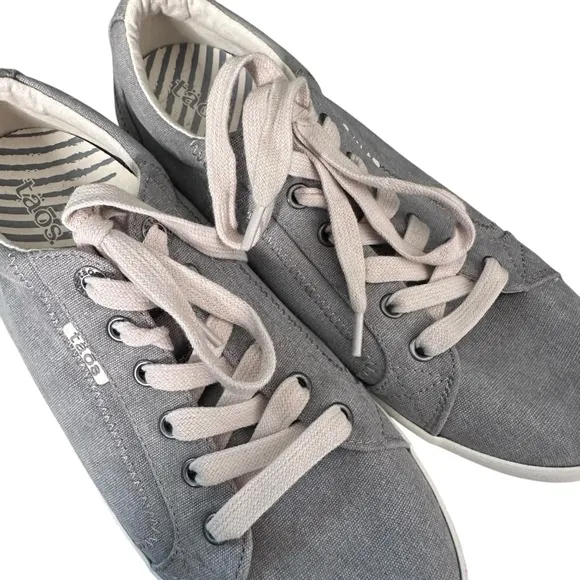 Taos | Woman’s Star Canvas Sneakers in Grey Wash Canvas Size 10