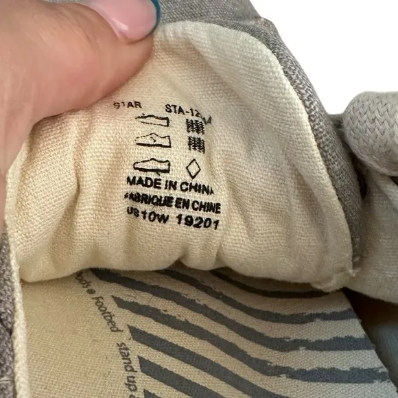 Taos | Woman’s Star Canvas Sneakers in Grey Wash Canvas Size 10