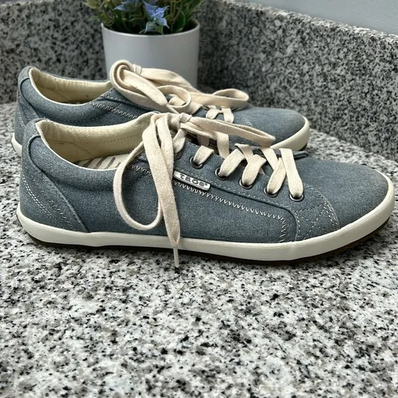 Taos Women’s Star Lake Blue Wash Canvas Sneakers
