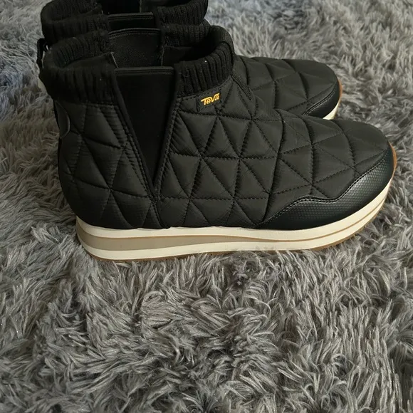 Teva Black Sneakers size 10
