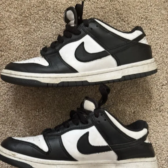 The Nike Dunk Low is an easy score for your closet. This mid-‘80s hoops icon