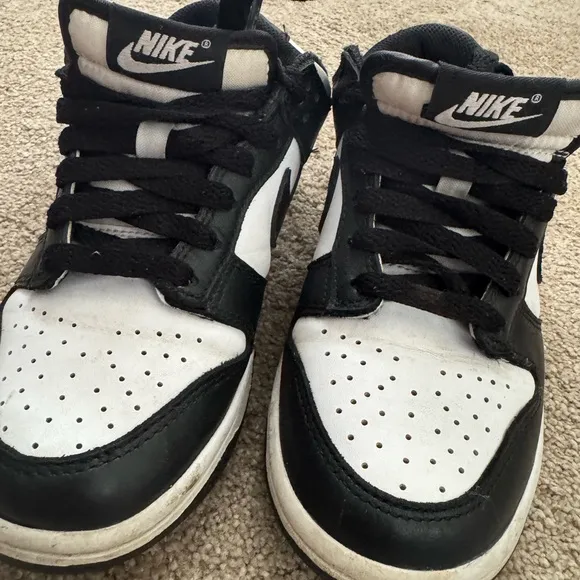 The Nike Dunk Low is an easy score for your closet. This mid-‘80s hoops icon