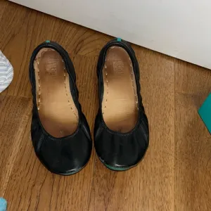 Tieks black ballerina flats shoes