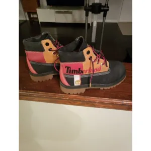 Timberland A4125 Boots Boys Shoes Size 1 Waterproof Nubuck Casual Black
