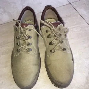 TIMBERLAND LOW HIKING BOOTS