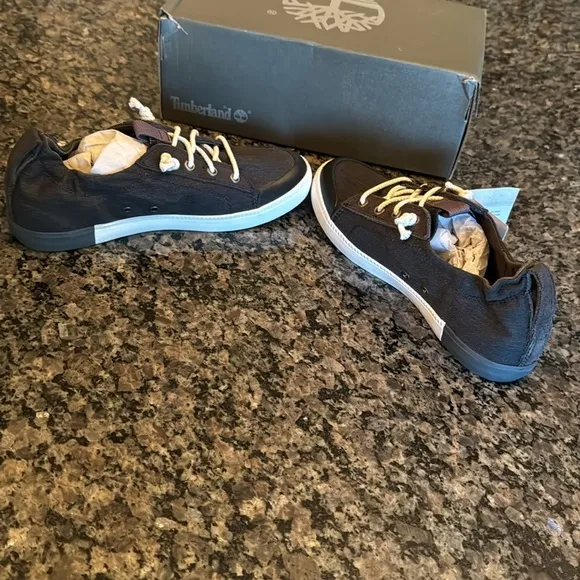 Timberland women’s Newport bay canvas skateboard sneakers NIB 10