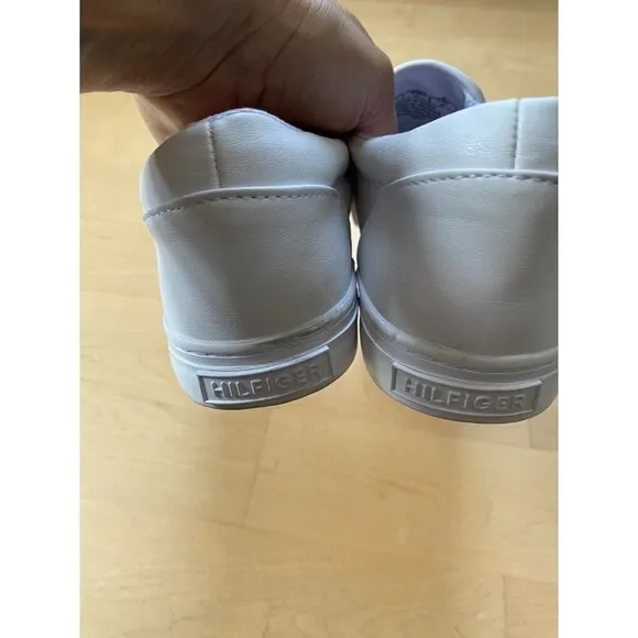 TOMMY Hilfiger BNWOT white faux leather slip on &quot;Leysi&quot; NEW