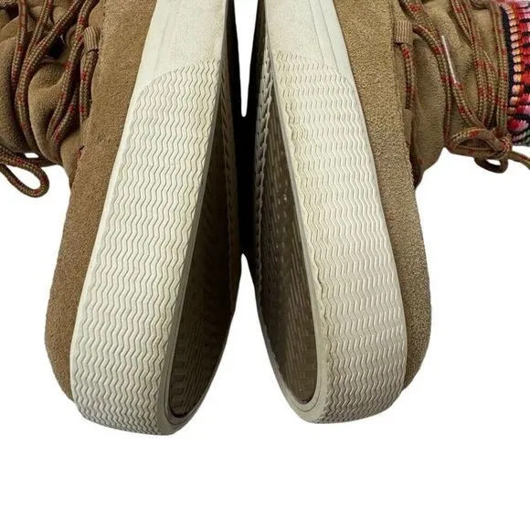 Toms alpine lace up short boots in tan suede size 8