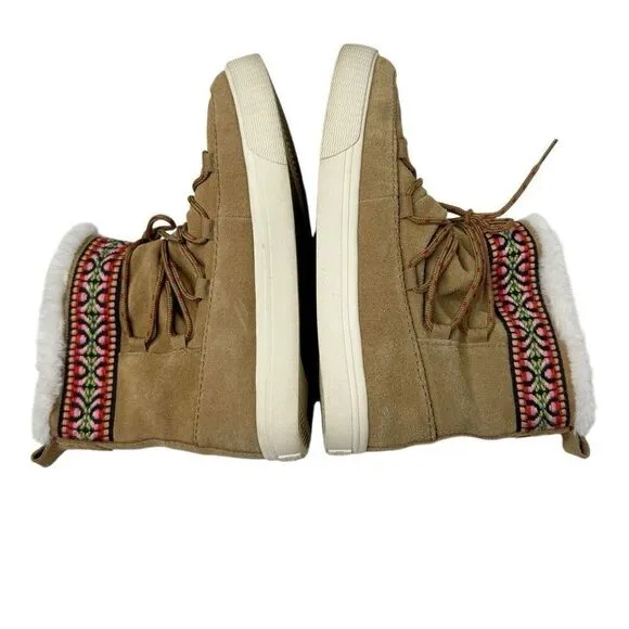 Toms alpine lace up short boots in tan suede size 8