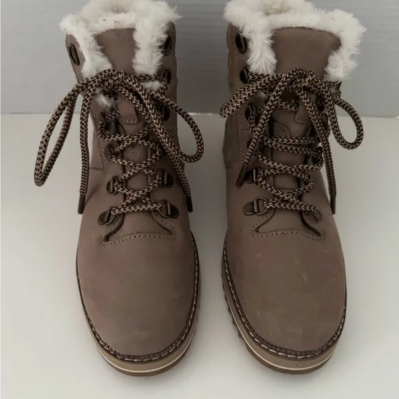 Toms Mohave Hiking Winter Boots Size 6.5