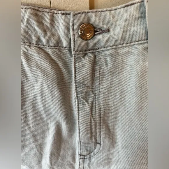 Topshop Kiri‎ Denim Women’s NWT Jean Shorts Light Wash Frayed Size US 12