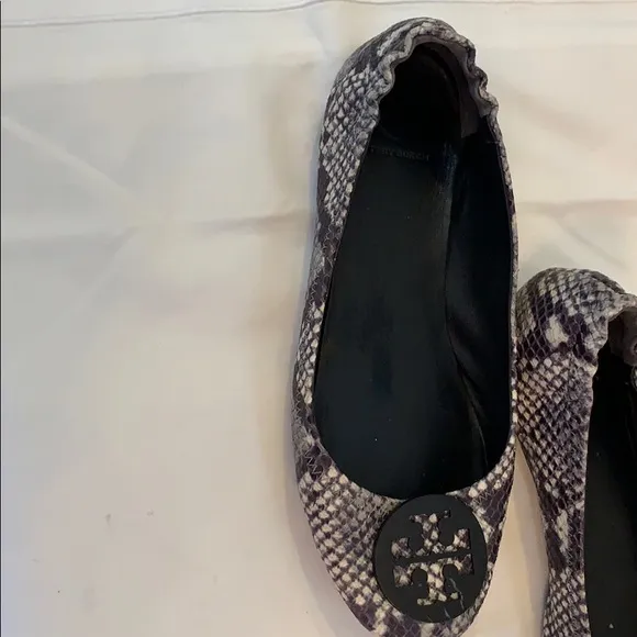 Tory Burch ballet flats. Sz 9. Snakeskin pattern