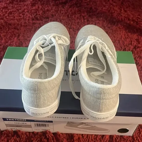 Tretorn  sneakers  Chelsea Gray Size 6 Memory Foam Canvas Sneakers