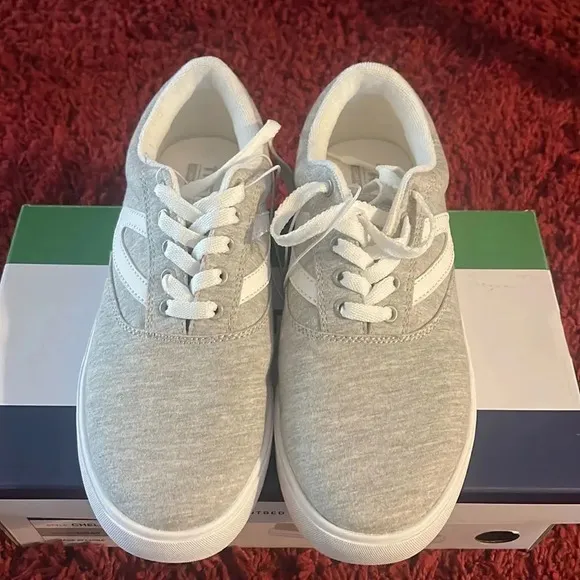 Tretorn  sneakers  Chelsea Gray Size 6 Memory Foam Canvas Sneakers
