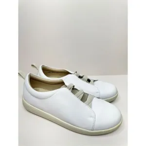 Trotters Avrille Sneaker Womens Size 7W Wide White Leather Slip On Shoes