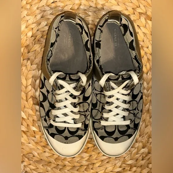 UGC COACH Woman’s Bobbey Black &amp; Gray Signature C Logo Shoe Size 10