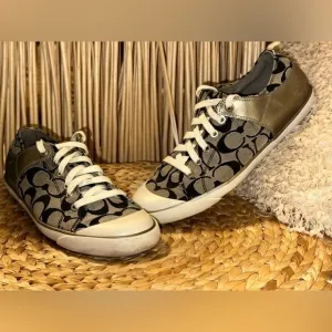 UGC COACH Woman’s Bobbey Black &amp; Gray Signature C Logo Shoe Size 10