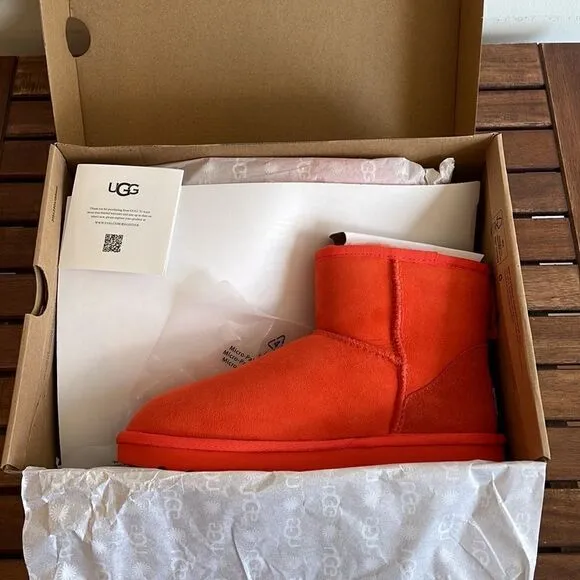 UGG Classic Mini II Boots Hazard Orange USA Women Size 6/UK 4/EU 37
