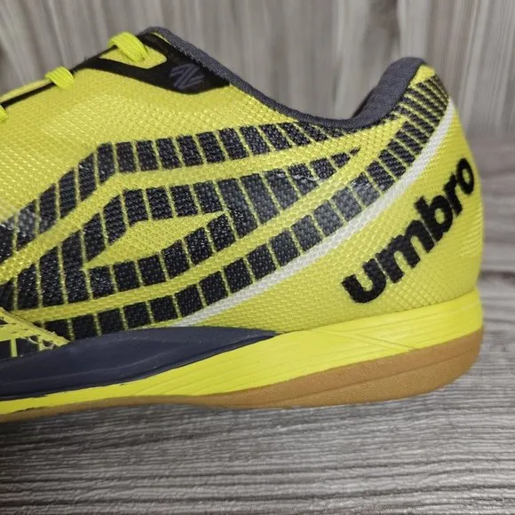 Umbro Sala Z Pro Indoor Soccer Shoes - Men's Size 8.5-NEW!!