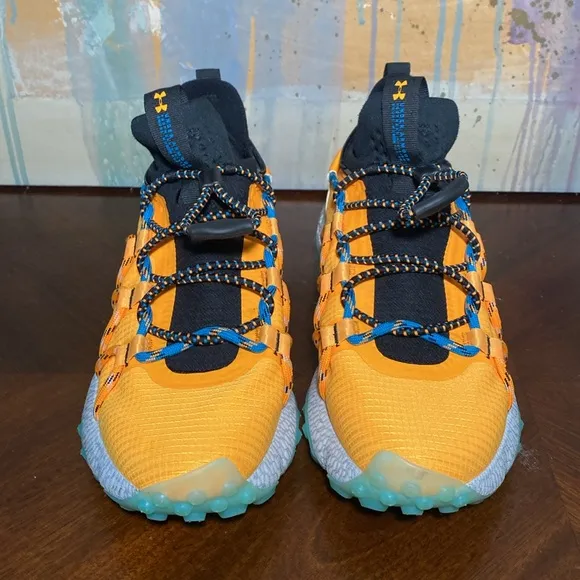 Under Armour HOVR Summit Fat Tire Cuff Omega Orange Unisex Mens 8.5/Womens 10