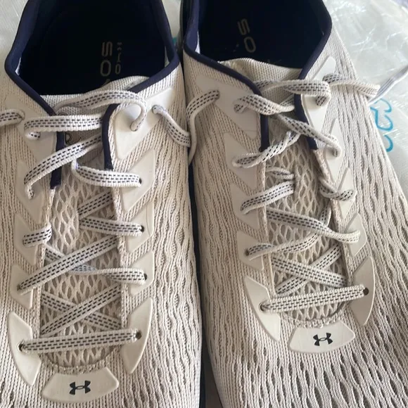 Under Armour Men's White Running Shoes size 11