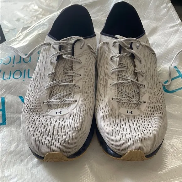 Under Armour Men's White Running Shoes size 11