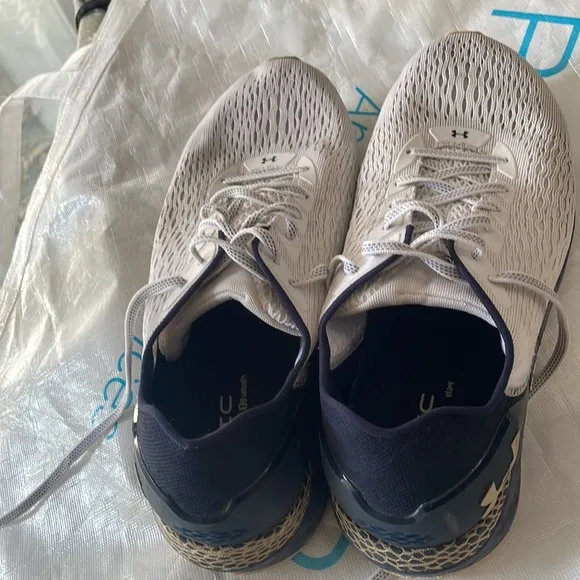 Under Armour Men's White Running Shoes size 11