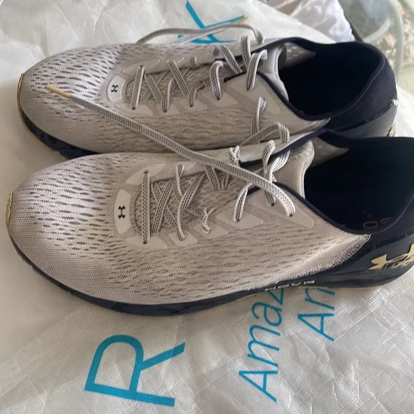 Under Armour Men's White Running Shoes size 11