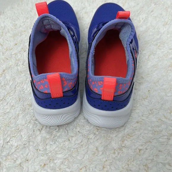 Under Armour Pueple and Pink Neón Athletic Shoes