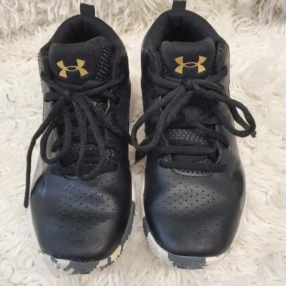 UNDER ARMOUR|Boys black sneakers| size 2y