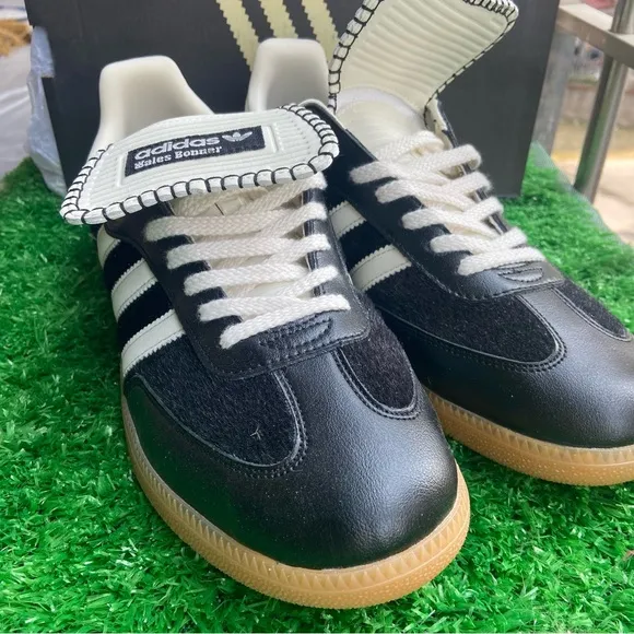 Used once Adidas men's black sneakers