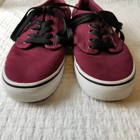 VANS Authentic Low Canvas Burgundy Low-Top Skate Sneakers