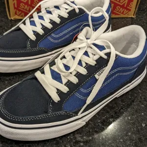 Vans Bear Cat Sneakers Mens Size 7 Women's 8.5 Nwt ❤️