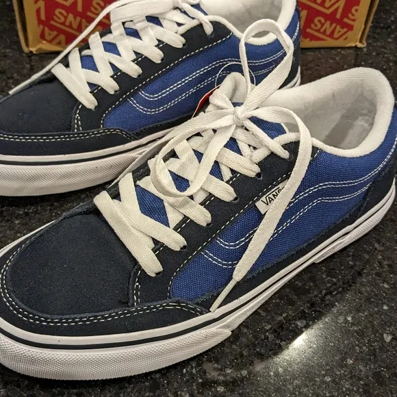 Vans Bear Cat Sneakers Mens Size 7 Women's 8.5 Nwt ❤️